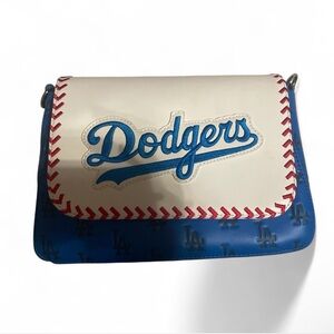 Loungefly MLB Dodgers Seam Stitch crossbody